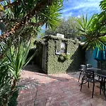 Antonine Apartment Upper Garden District